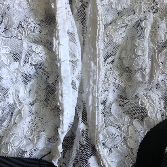 Vintage White Lace Embroidered Shabby Chic Cottagecore Cardigan Jacket with Belt - Picture 6 of 7